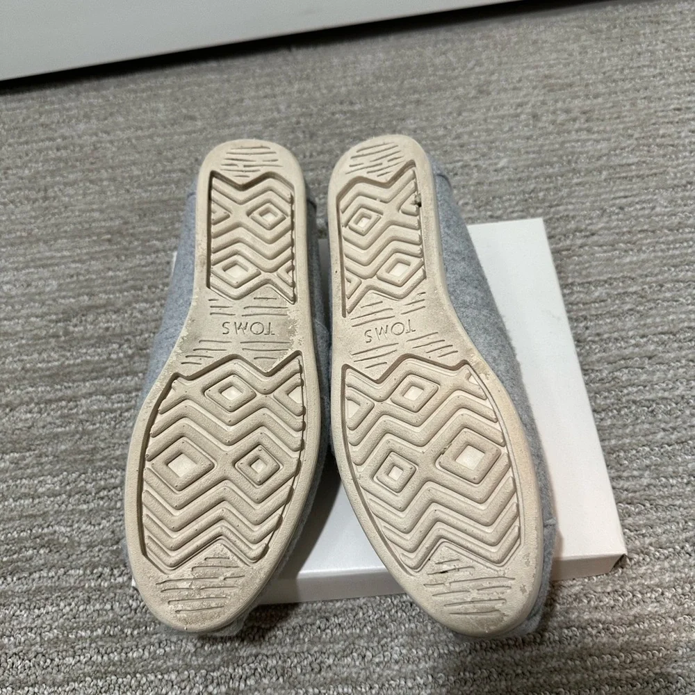 TOMS alpargata slip on size 8.5 - Picture 3 of 3